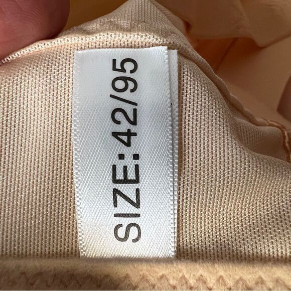 New 42DD Bra    - Picture 8 of 8
